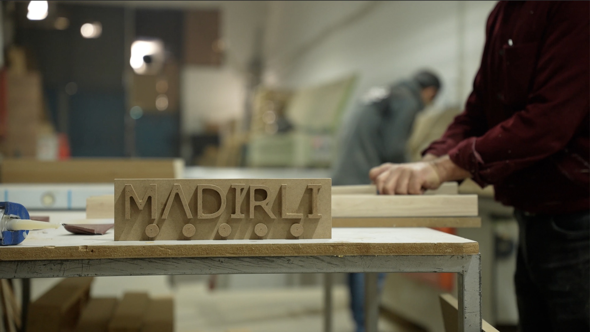 شعار Madırlı الخشبي المصنوع يدويًا